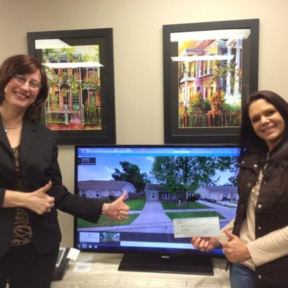 Terez_Harris's tweet photo. #TBT
#Happy #Seller #NOLAREALESTATE
#realtor
#househunting
#LovethepeopleIworkwith #Workbyreferral #Whoyouworkwithmatters #Nolarealestate https://t.co/fSUkxhR5bu
