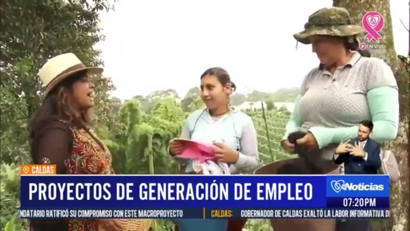 TheFreedomSeal's tweet photo. Freedom Seal Global  is taking a stand against human trafficking and forced labor in the coffee industry. Pictured below is Rani Hong discussing solutions and working the trade with local coffee farmers in Colombia.

#EarnTheSeal #FreedomSealGlobal https://t.co/HbikhhpKkn