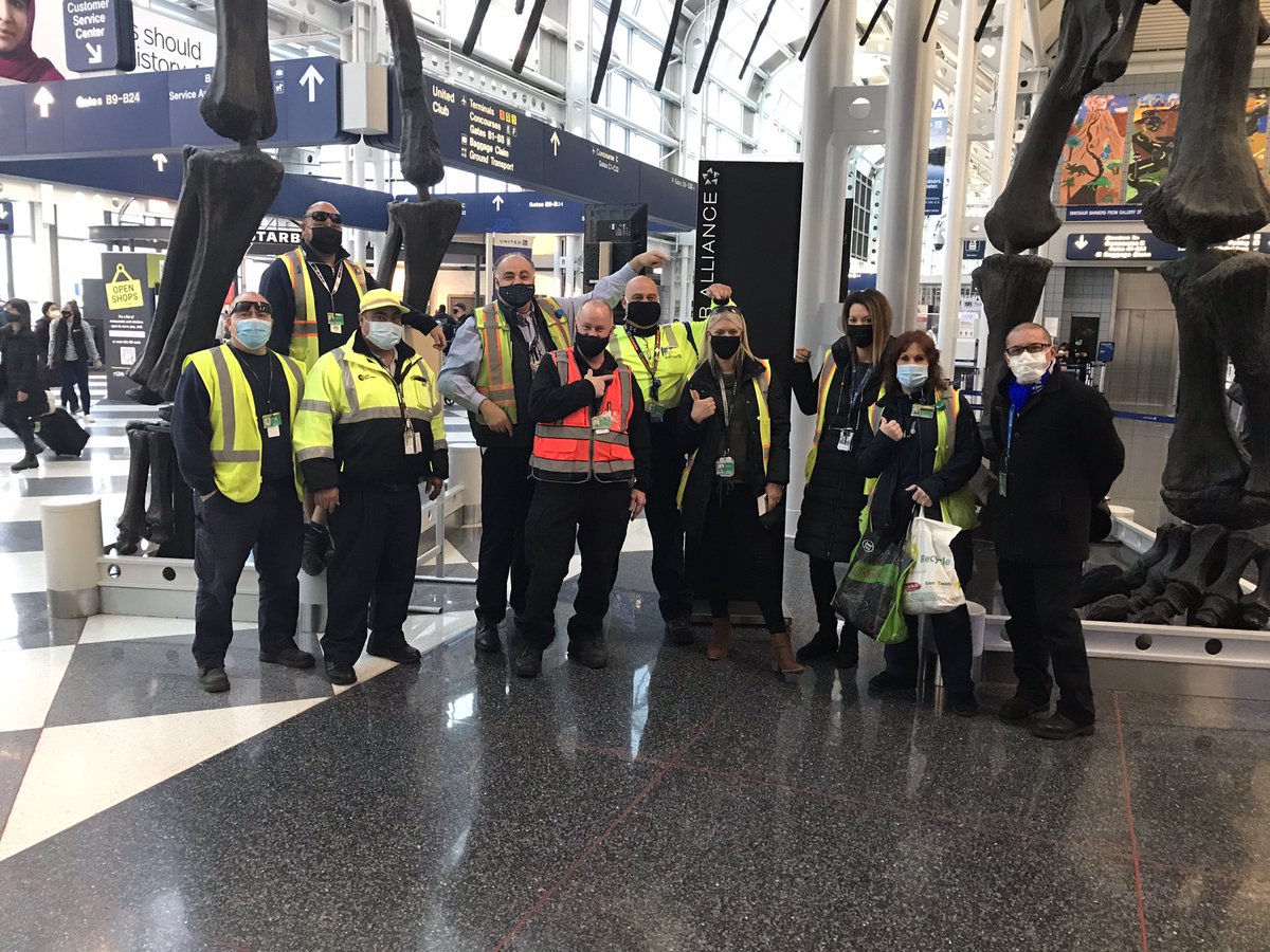 Bryant_United's tweet photo. Safe Driving Campaign launched today! Multiple departments and businesses partners coming together to recognize safe driving behaviors and coaching opportunities! #SAFETYIOWNIT @OmarIdris707 @HermesPinedaUA @JohnK_UA @MikeHannaUAL @AOSafetyUAL @MikeCklamovski1 https://t.co/s7OEhgnMV0