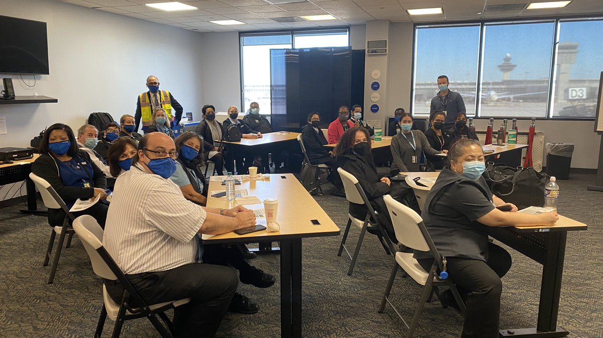 davidhaztweet's tweet photo. Another great day getting ready for the travel rebound and delivering the industry's best customer service - in person or by chat on the day you travel! Training our IAD on the customer-favorite #AgentOnDemand @BUZZBEAA @SarahHCassidy @GrewalMandee @itsgone2 https://t.co/3LlWpNcwFj