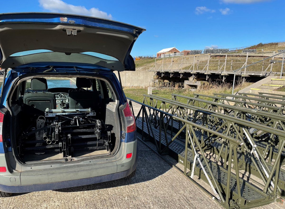 EasiBridge's tweet photo. Bridge portability - compared....
Existing systems - MAN SV/DROPS
EasiBridge - Renault Scenic👍
#EasiBridge #GetOverIt
#specialforces #Military #commando #coastguard #emergencyresponse #security #climbing #rescue #mountain #nepal #himalayas #networkrail #combat #militaryengineer https://t.co/zWyX2QfoGV