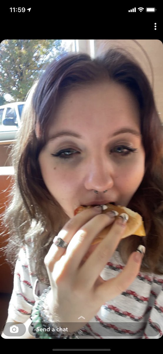 MatthewLockard7's tweet photo. Hey guys. This burger is good asf. Imagine being stuck with cafeteria food rn lmao😋😋 https://t.co/ADxSA4VJyX