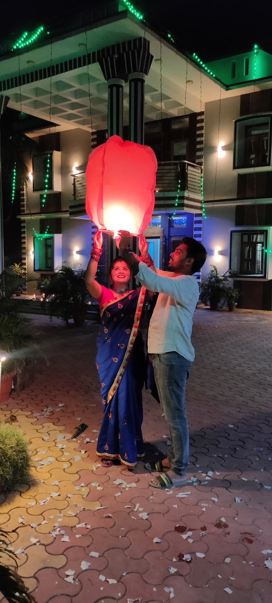 SubhasmitaSah20's tweet photo. Happy diwali 🕯️ https://t.co/jyoxHFZwI2