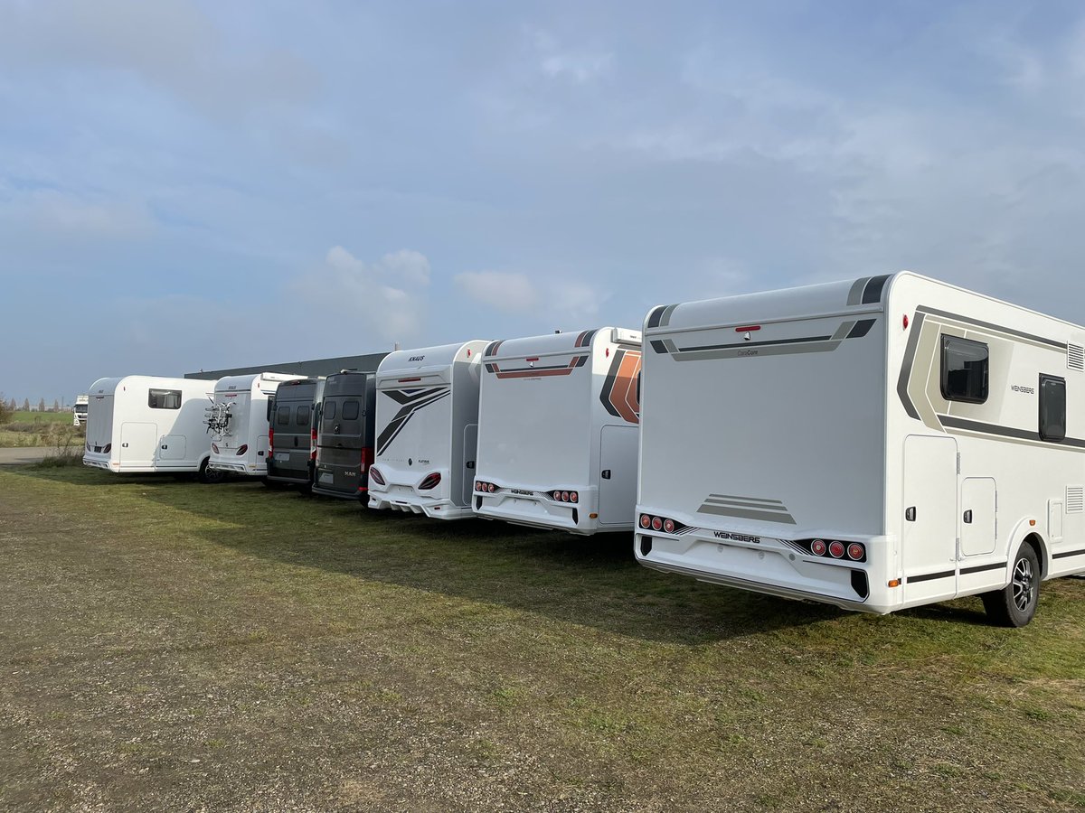 SteenRRasmussen's tweet photo. Så er de første autocampere fra Weinsberg begyndt at ankomme til den store autocamper messe i Fredericia, weekenden den 12. - 13. og 14. november. Vi glæder os til at vise jer vores flotte autocampere og byde jer velkommen på vores stand. 🤩🤩🤩

#messe #autocamper #autocampere https://t.co/B3NJ42hscB