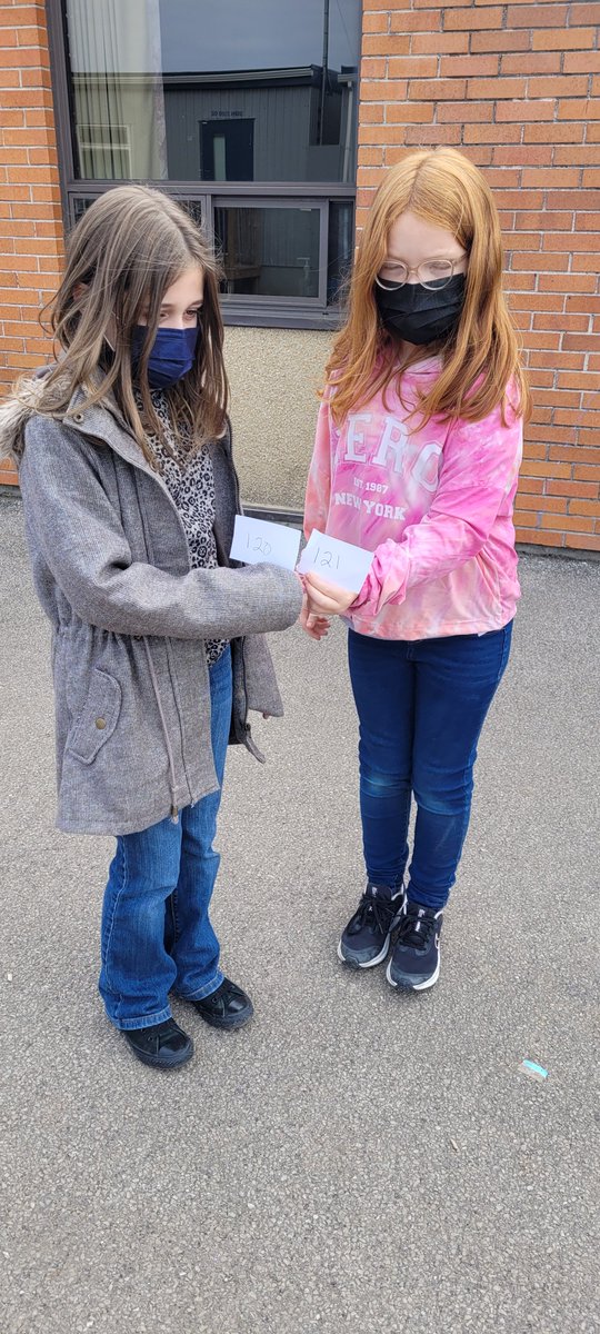 MarieFolino7's tweet photo. Rounding @FitchSchool @dsbn #outdoormath https://t.co/e5XEbA8qX8