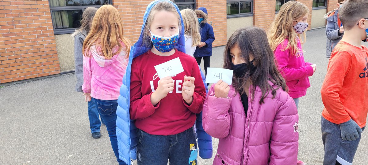 MarieFolino7's tweet photo. Rounding @FitchSchool @dsbn #outdoormath https://t.co/e5XEbA8qX8