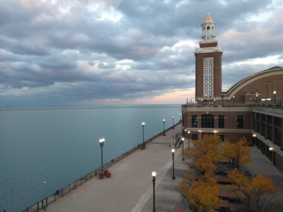 kleinandhoffman's tweet photo. K&amp;H's team enjoyed the Chicago Building Congress' 'Holiday Get-Together' yesterday evening at Navy Pier. What a great way to kick off the holiday season!

#workingtogether #buildingintegrity #kleinandhoffman https://t.co/NeRYKwnIDv
