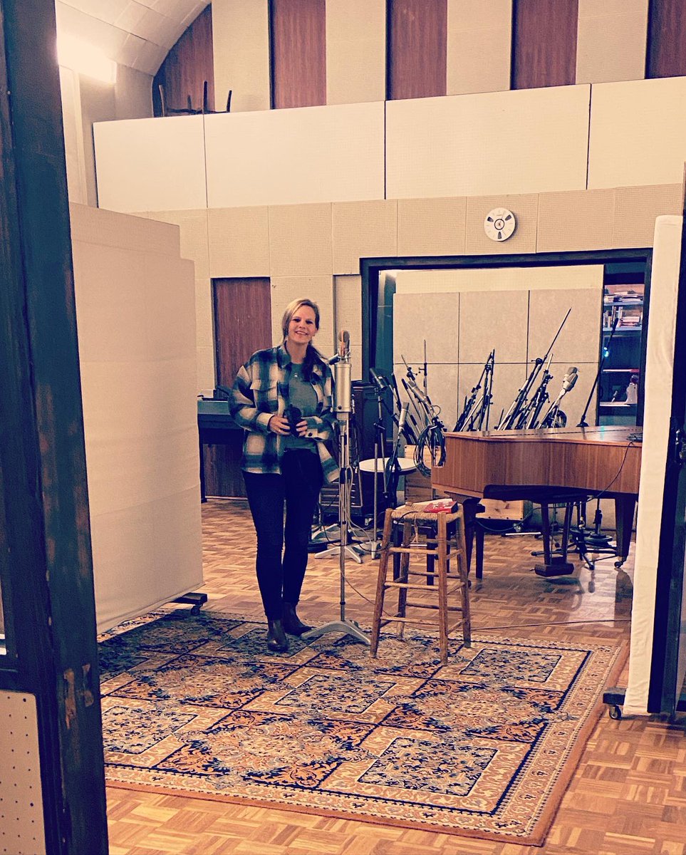 AnnDoka's tweet photo. Today at Studio Nord in Bremen 🎶🤗

#recording #tonstudio #anndoka #music #recordingstudio #bremen #germany #songwriter #artistlife #behindthescenes #studiowork #studiosession https://t.co/29WlnwHJGM