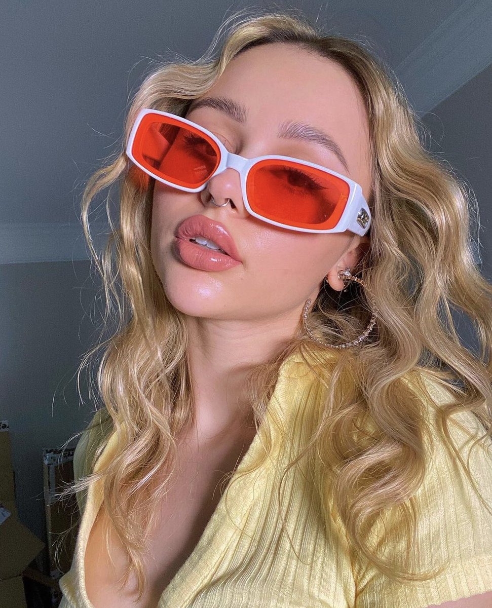 ♡ mimi ♡ (@rvssiandoli) on Twitter photo 