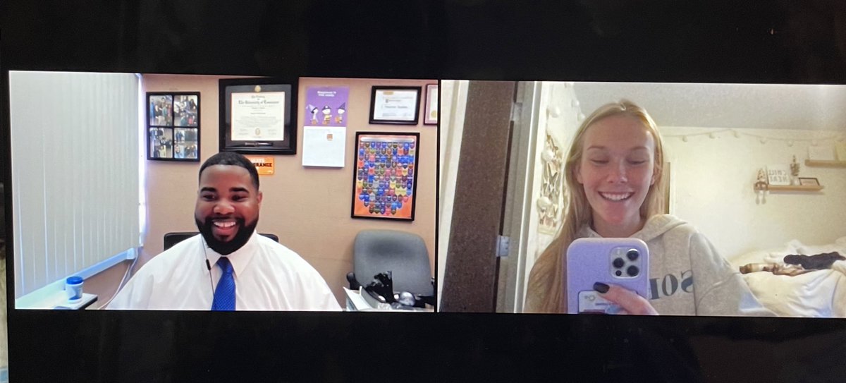 loftness_jade's tweet photo. Taking a moment not only to celebrate @StephenSpates birthday, but to celebrate how great life is! Blessed to be surrounded by amazing professors like Dr. Spates &amp; my best friends! #COM336 #BirthdayMonth #CelebrationOfLife https://t.co/NDqiUoYpOW
