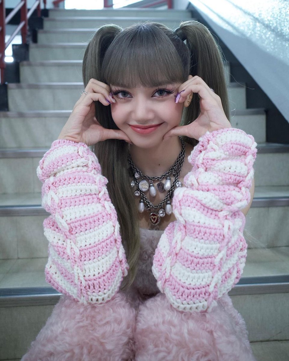 lalisatorta's tweet photo. den rt por lisa
I VOTE #MAMAVOTE FOR #lisa 🔥 https://t.co/9D4hCdWJeW