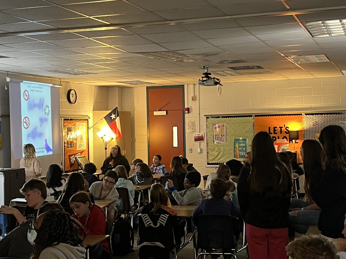MelRickli's tweet photo. Special thanks to @HumbleISD_KHS graphic design students for presenting all about graphic design to our @HumbleISD_RMS CTE wheel students 💻🖼🎨 @HumbleISD_CTE https://t.co/nS4Am7KLWq