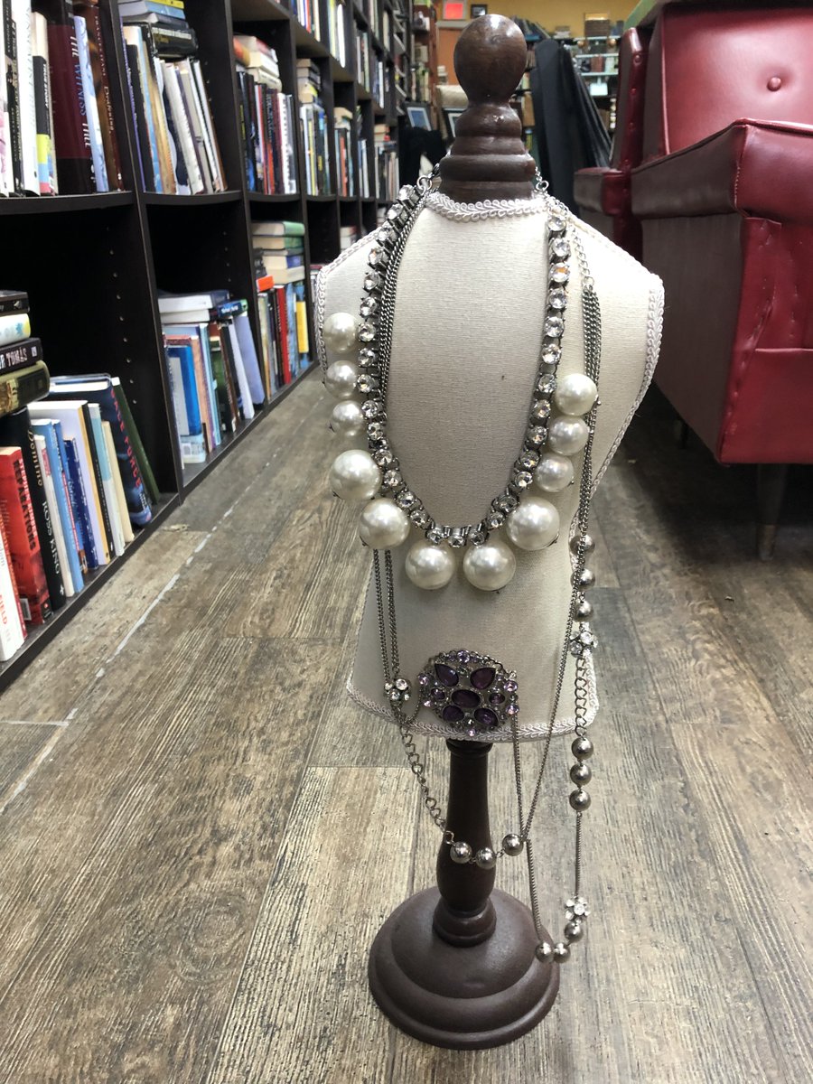 ElainesBooks's tweet photo. Tax Free Weekend! There is no tax on Books, Art, Jewelry, &amp; more -sold at Elaine's Café and Bookstore!

Saturday is open til 9! And Sunday we are open 10-5!

Don't miss it!

#ElainesBooks #ElainesCafe #BooksAndCoffee #☕ https://t.co/hRYjgwjHpt