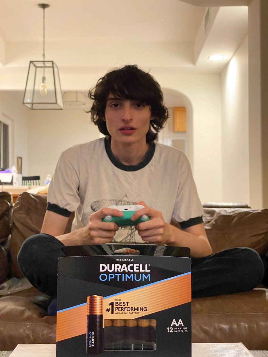 I love my gaming space, but I hate interruptions - so I #gamelonger with @Duracell. You'll be stoked to hear that #Duracell is sending one winner to an insane house in Palm Springs for 5 days of interruption-free gaming paradise. Learn how to enter at gamelongergetaway.com #ad