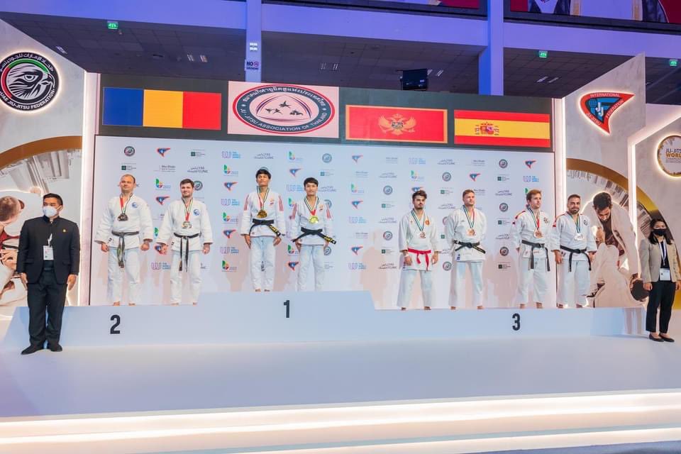 🥋Ju-Jitsu World Championship 2021 - Abu Dhabi 🇦🇪

🥉Show Men
5º Show Mix

Ahora toca regreso a casa y a seguir mejorando para poder volver el año que viene.

Próximo objetivo: Campeonato de España 💪🏻

<a href="/JudoMadrid/">FMJudo</a> <a href="/rfejyda/">R.F.E.J.Y.D.A.</a> <a href="/NklBudo/">NKL BUDO SHOP</a>