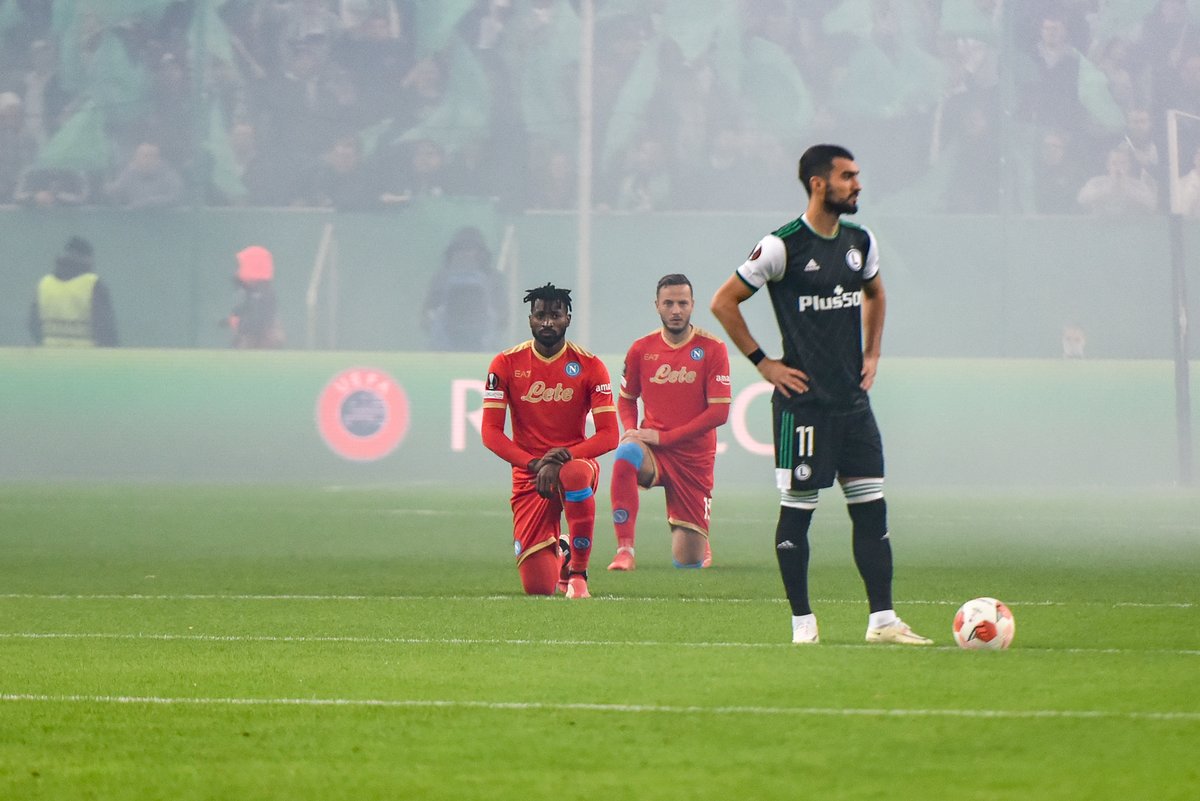 Avanti_1989's tweet photo. Legia Warszawa - Napoli dzisiaj.

#LEGNAP

foto: @LegionisciCom https://t.co/LMj15JAnhU
