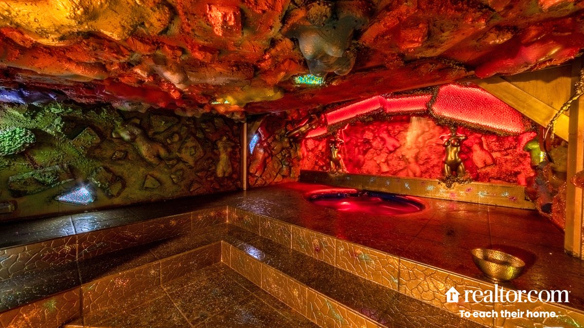 Realtor.com tweet media