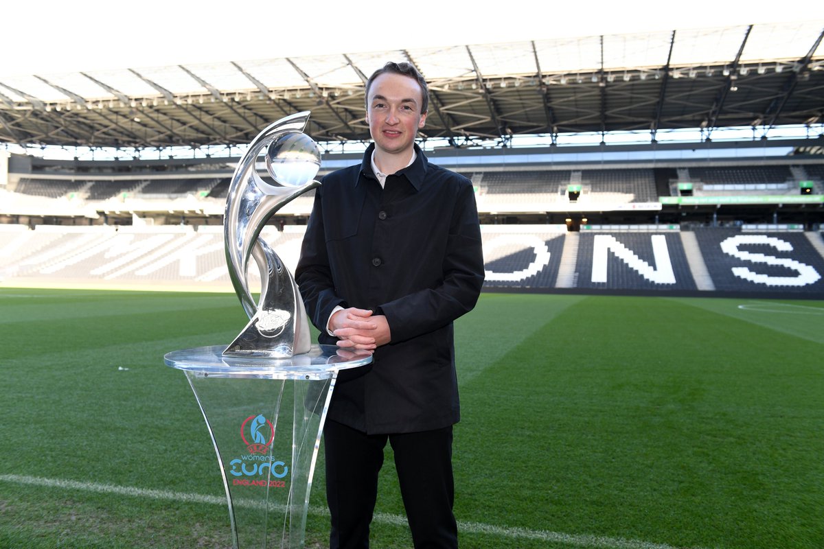 Ballot open! #WEURO2022 #LoveMK

uefa.com/womenseuro/tic…