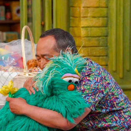 SesameCommunity's tweet photo. When kids experience grief, talking about those big feelings can be difficult. Check out this provider training video to learn more about how to help children through these moments. 
https://t.co/zxakk36Odx https://t.co/cdAvn6kOZa