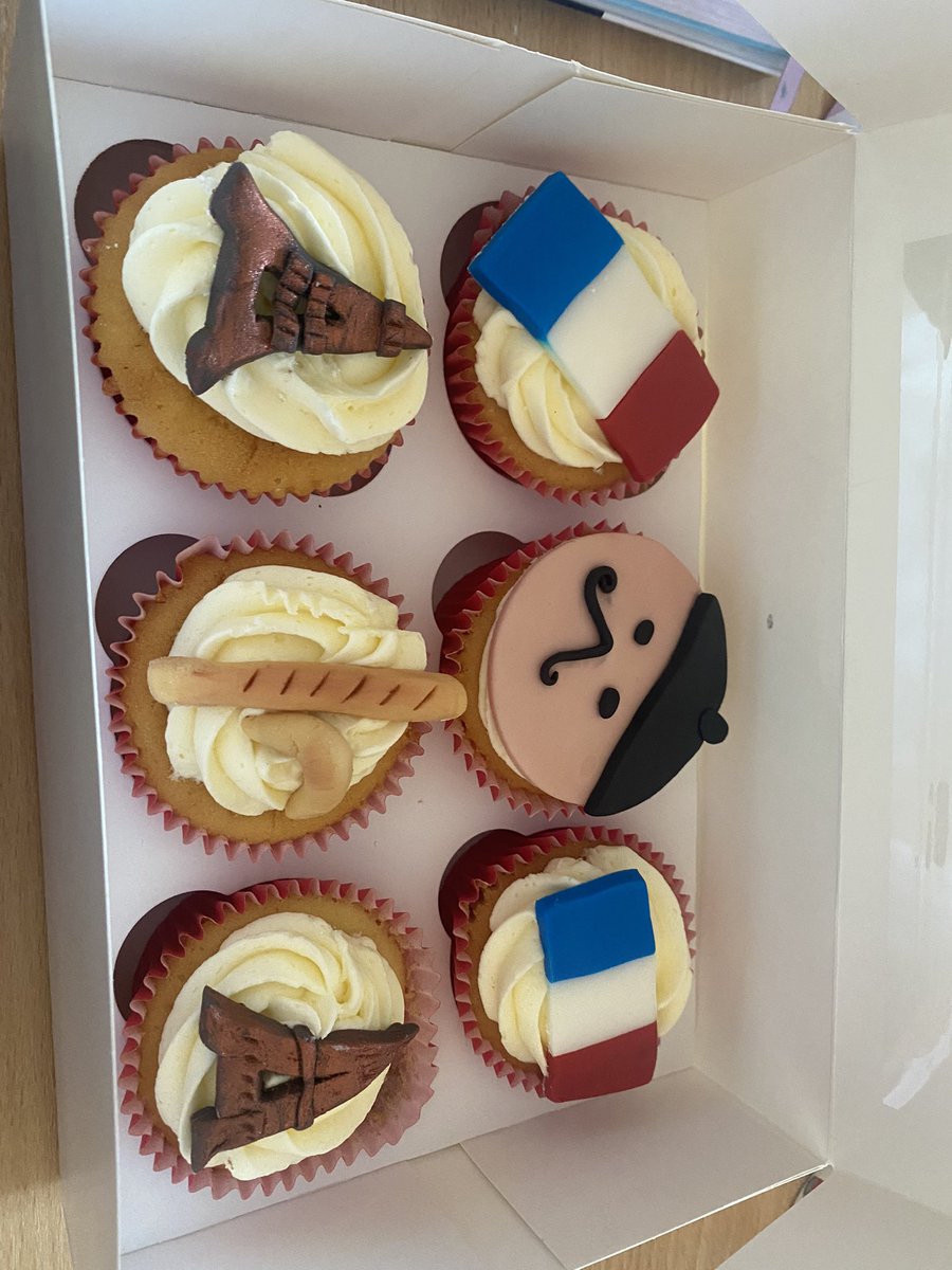 TGALanguages's tweet photo. It’s lovely to work at a school were pupils really get onboard and get creative, our S1 and P7 pupils have enjoyed creating some excellent surprises for Miss Wilson this week 🧑🏼‍🍳👨‍🎨🧑🏽‍💻@GlasgowAcademy https://t.co/oqOvvHvcLh