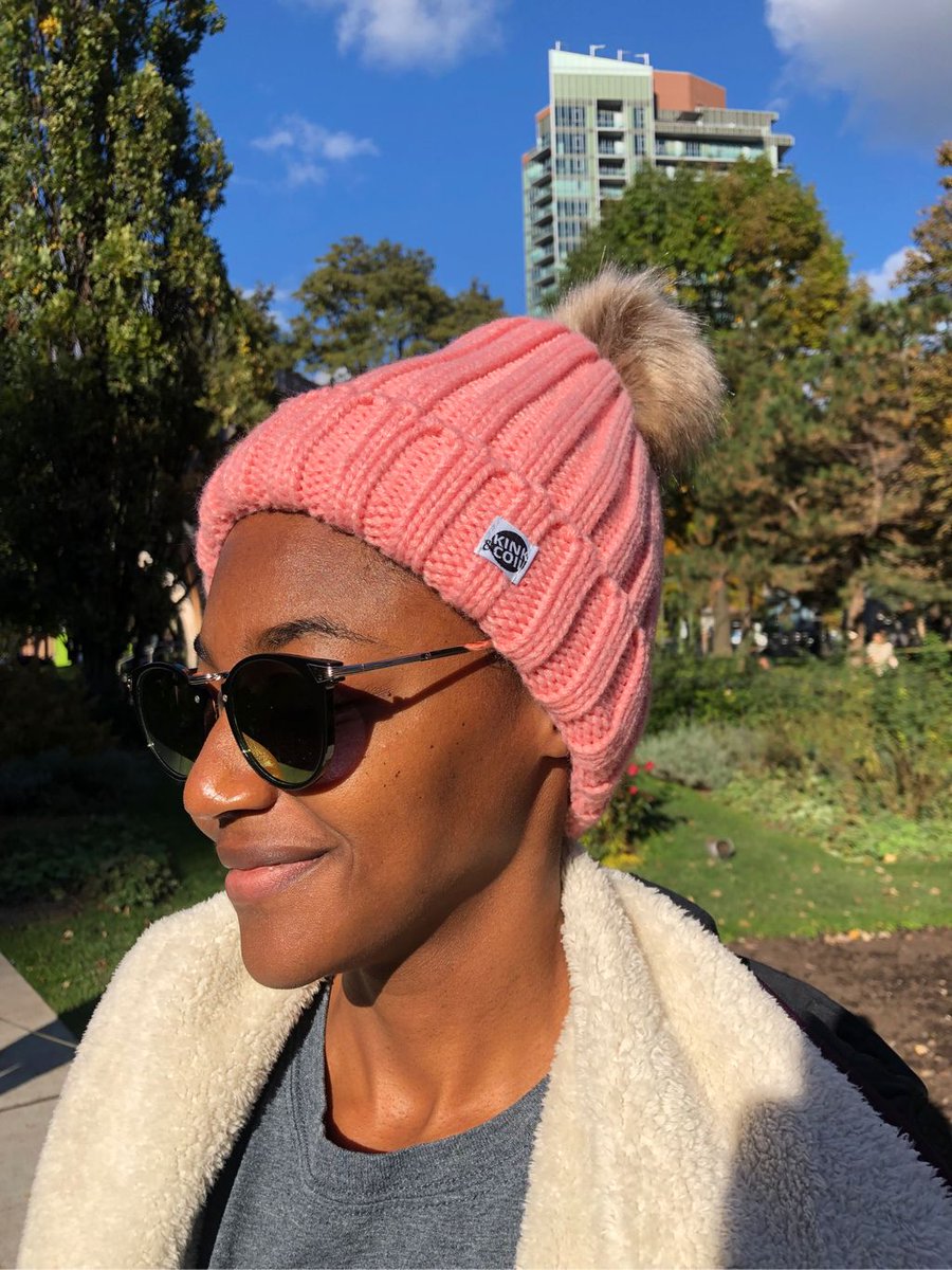It’s getting chilly out there, but the wind doesn’t have to ruin your hair day! Our #SatinLined hats keep every strand in place while preventing dryness, frizz, and split ends. kinkandcoil.com/products/satin…
#NaturalHair #TeamNatural #ProtectiveStyle #HairCare #FallFashion