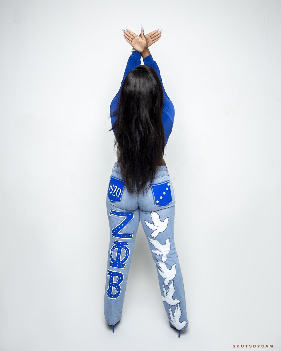 itsnequoyah's tweet photo. the embodiment of a FINER woman 🤍🕊💙
1 year in a lifetime to go 🕊

📸: @shotsbycam_ https://t.co/Ik1aiFvHvX