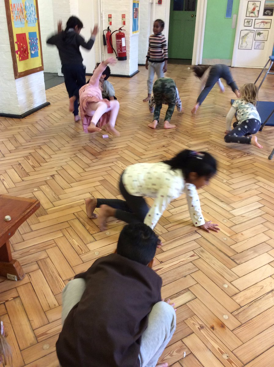 bronze_columbia's tweet photo. We really enjoyed PE today! We tried to jump up high and balance🤸🏽‍♂️ https://t.co/62lJaWHWqz