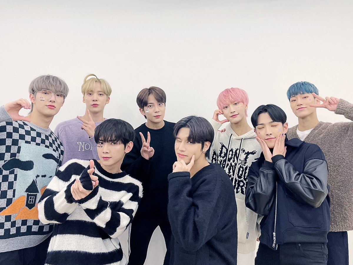 BooWoo_95's tweet photo. Voting for our boys ^^ 
They looked so cute today 🥺💕

#MAMAVOTE #ateez @ATEEZofficial #에이티즈 https://t.co/utv9cpBqQ4