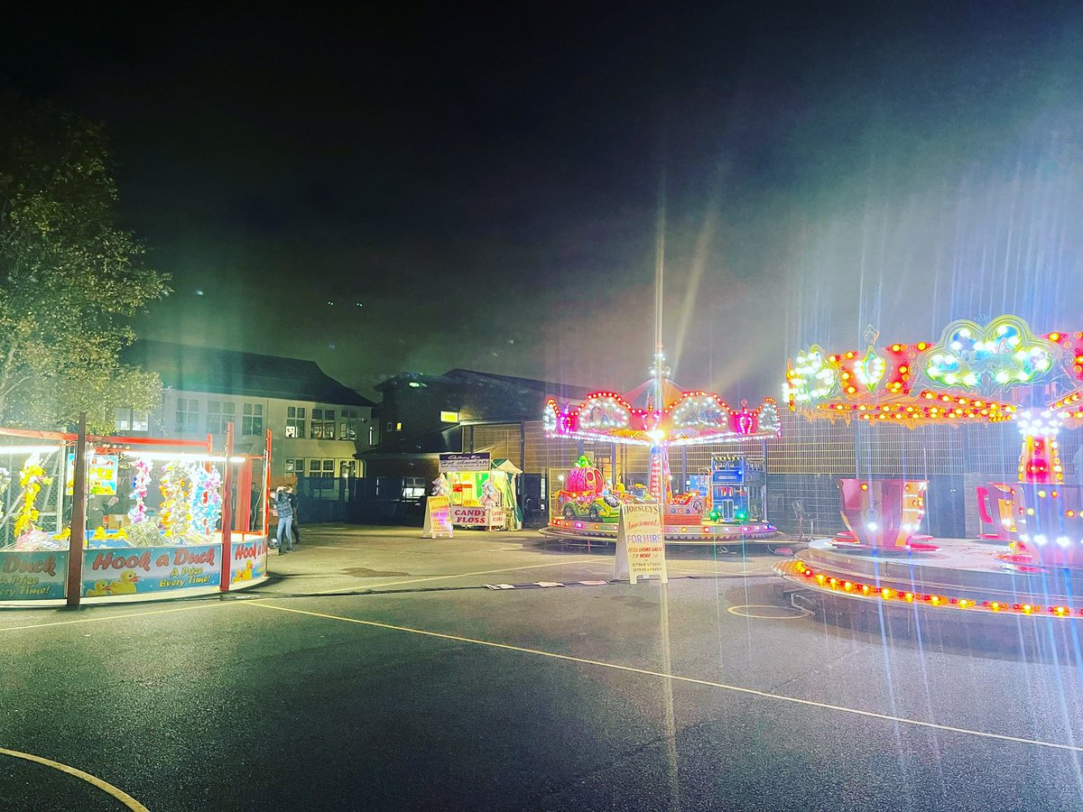 kodiakMedical's tweet photo. This evening we are assisting a school with medical cover for their PTA arranged mini funfair and fireworks evening to raise funds for the school. This is one of our community events where we provide cover free of charge. #community #paramedic #helpingout https://t.co/g1yNJPiG9j