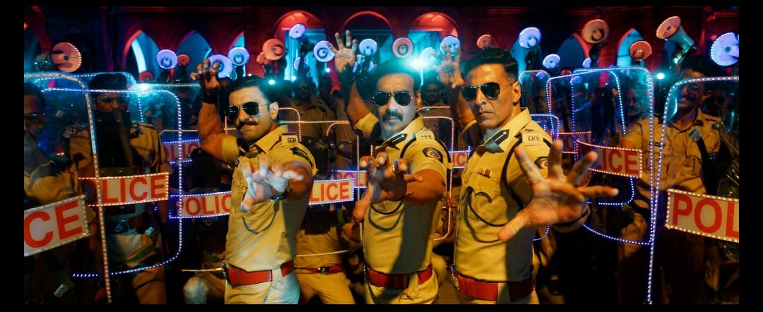 Rubicolics's tweet photo. Three finest actor together.
Rohit Shetty Wins The Battle https://t.co/KCvitZJCy6