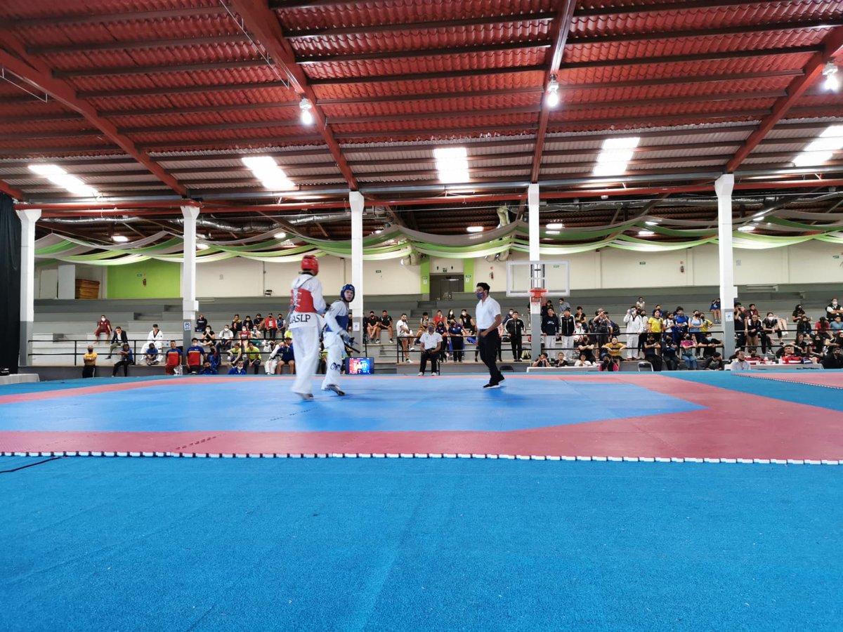femextkdoficial's tweet photo. Los árbitros del CONAFT que participan en el Campeonato Nacional Universitario de #Taekwondo, organizado por el CONDE. #FMTKD https://t.co/FqHz8I87xf