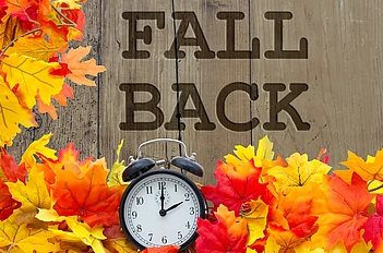 LoveAMChurch's tweet photo. Don't forget it's time to "fall back" this weekend! Set your clocks back one hour before you go to bed on Saturday evening, and then join us on Sunday morning for one of our worship assemblies--8:30am (in person only) or 10:30am (in person or online). https://t.co/vJMtWPYsOD