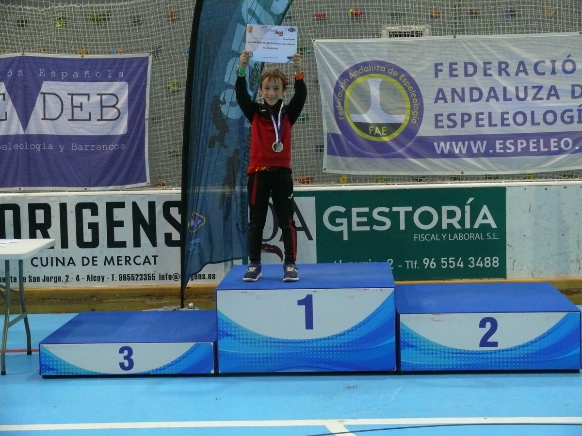gevillacarrillo's tweet photo. ESPECTACULARES nuestr@s jóvenes en Alicante. L@s mejores. 👏👏👏👏

#Espeleología #Villacarrillo #Campeones https://t.co/5ftwwji1nN
