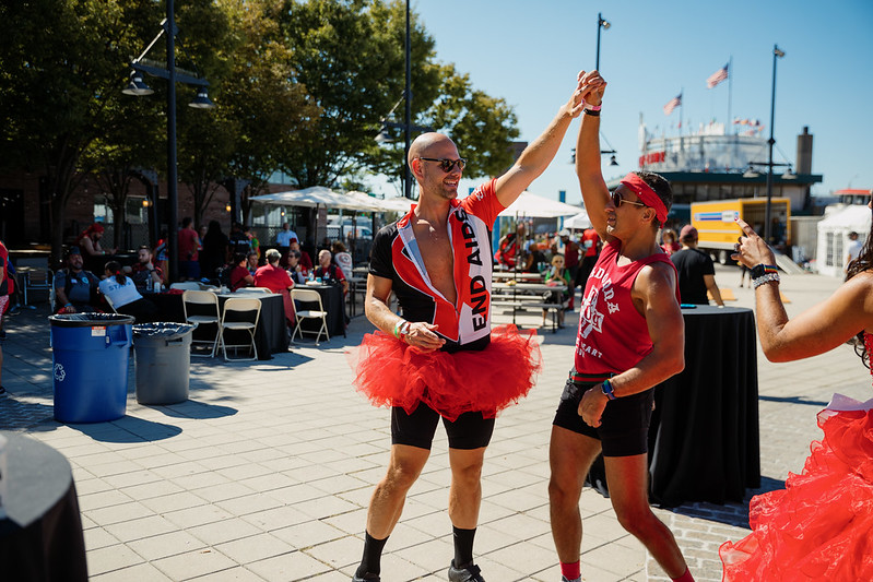 LGBTCenterNYC's tweet image. Thinking about joining #C4C2022? There are plenty of ways to participate in the Ride next year, from setting up rest stops, handing out snacks and half fives, to cheering on our riders.

To learn more about joining the Crew, visit: tinyurl.com/42zpxkhz

#C4C2022 #CenterFamily