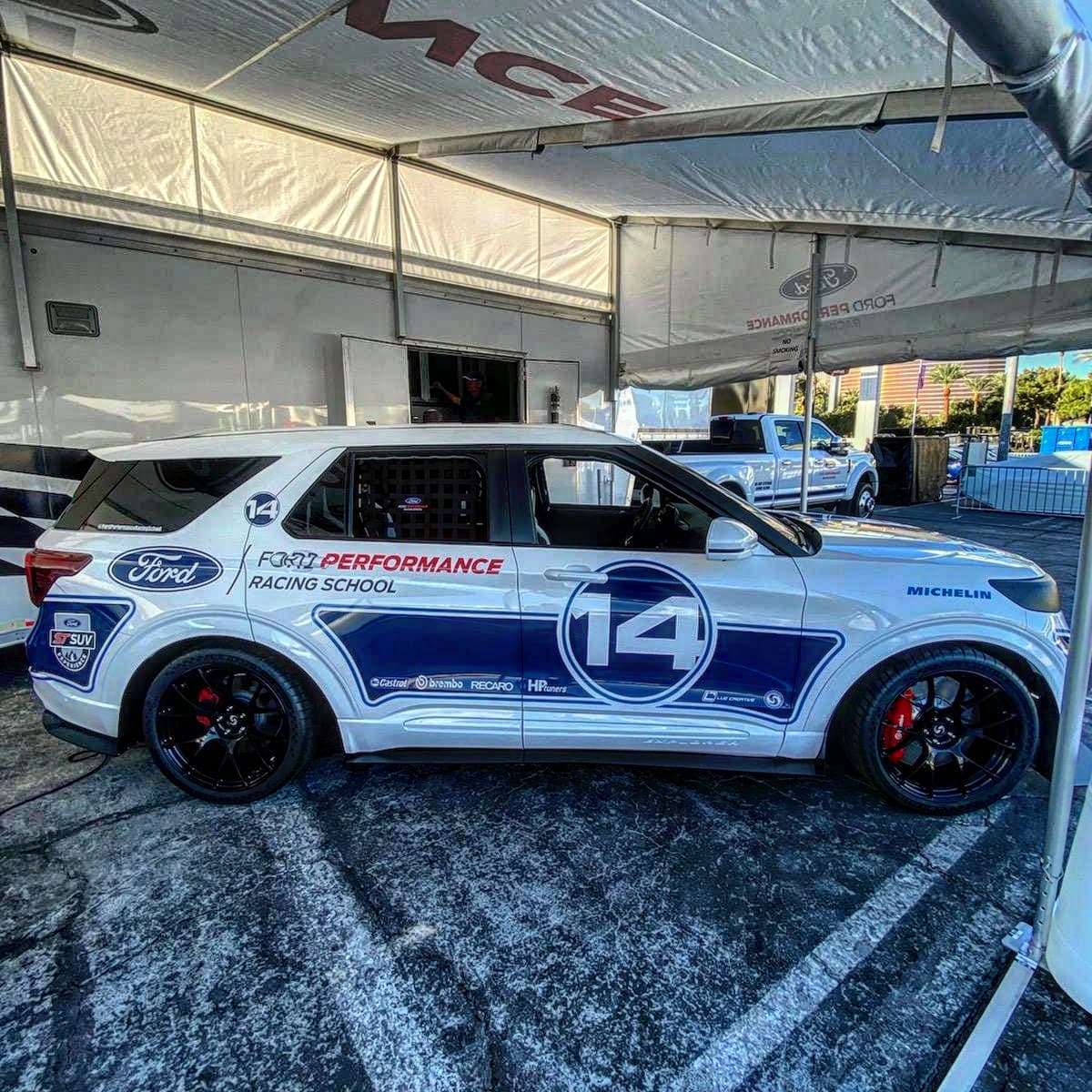 WHteamofficial's tweet photo. Which is your @SEMASHOW favorite? ➡️➡️➡️
#ExplorerST
#MustangGT
#Ranger
#stsuvexperience
#fordperformanceracingschool
#semashow
#fordsema
#fordoutfront
#lasvegas https://t.co/mYAi0GDbwN