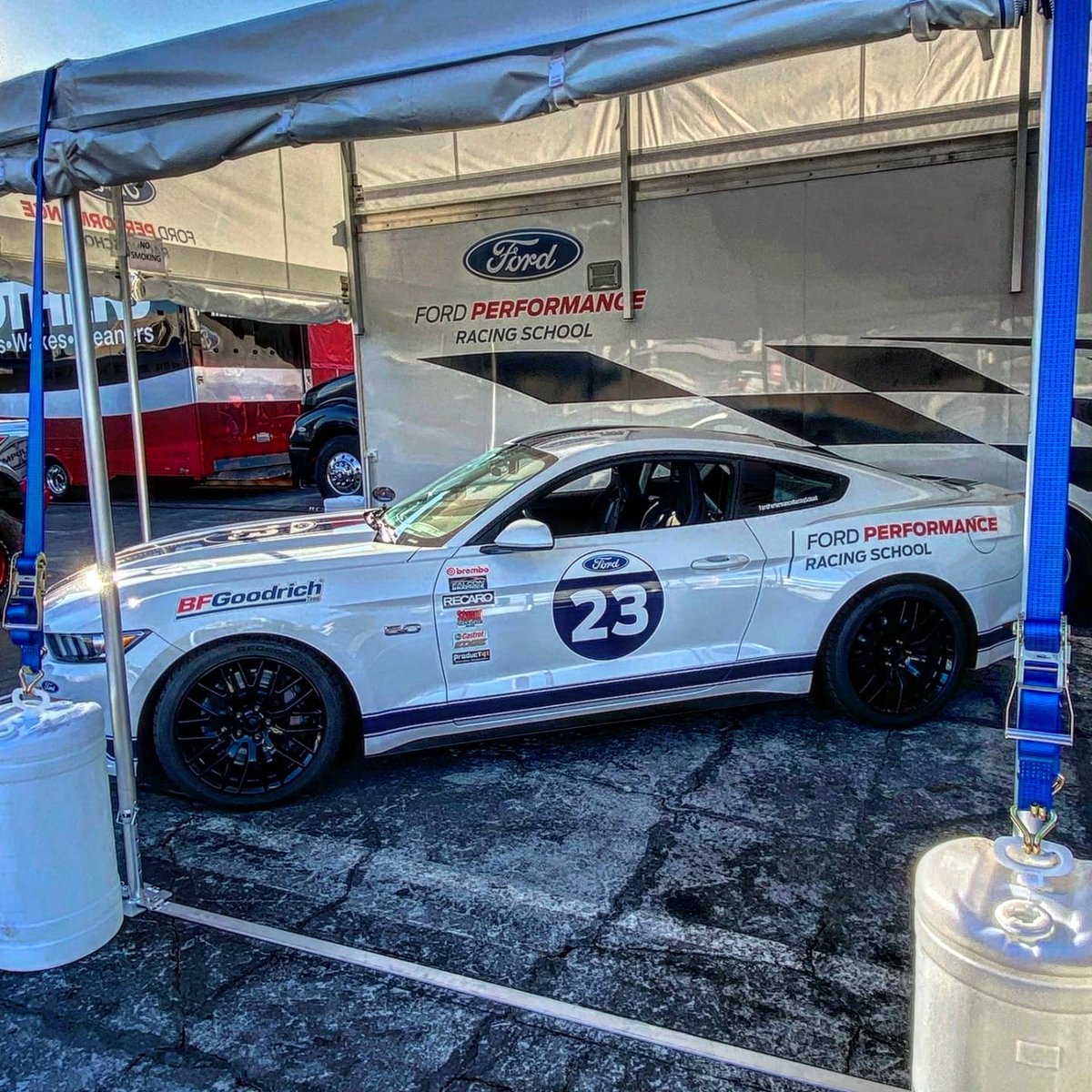 WHteamofficial's tweet photo. Which is your @SEMASHOW favorite? ➡️➡️➡️
#ExplorerST
#MustangGT
#Ranger
#stsuvexperience
#fordperformanceracingschool
#semashow
#fordsema
#fordoutfront
#lasvegas https://t.co/mYAi0GDbwN