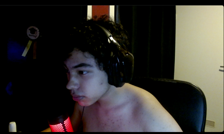 Pexvalo's tweet image. Rate my shanks cosplay out of 10 @Shanks_TTV