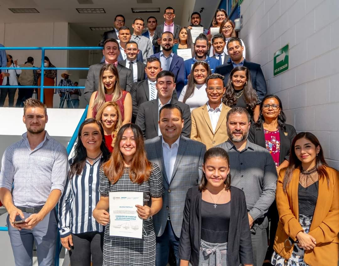 JuventudChih's tweet photo. La jefa del departamento de Transversalización de la perspectiva de juventudes, Vianey Castañeda, acudió en representación del Instituto Chihuahuense de la Juventud a la toma de protesta de las y los integrantes que conforman el Consejo Municipal de la Juventud de Delicias. https://t.co/NbNiDlkZPW