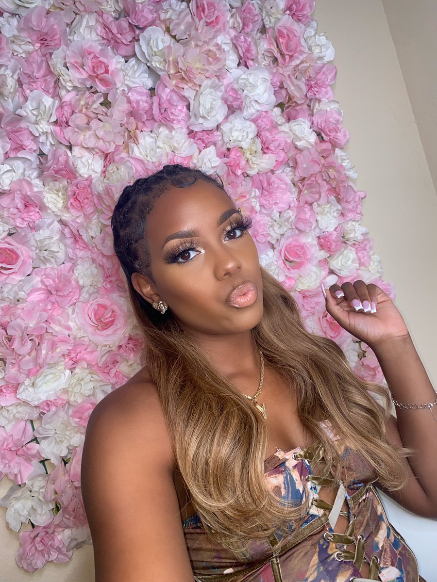 yahhniee's tweet photo. HER. EVERYTIME. 😋 

MUA IG💄: @ YahnieBeauty ✨
Click The Link/DM To Book 💋

https://t.co/tueY6D0Obt https://t.co/s3BhesGtbG