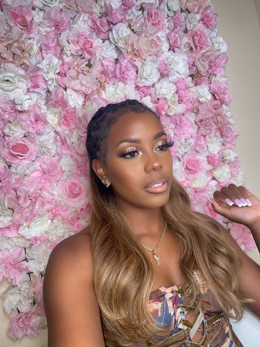 yahhniee's tweet photo. HER. EVERYTIME. 😋 

MUA IG💄: @ YahnieBeauty ✨
Click The Link/DM To Book 💋

https://t.co/tueY6D0Obt https://t.co/s3BhesGtbG