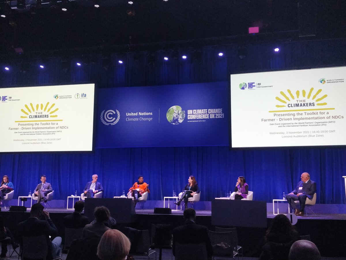 FNSEA's tweet photo. Pour la FNSEA, la #COP26 constitue une occasion majeure de témoigner l’engagement des #agriculteurs dans la lutte contre le #ChangementClimatique.
Retour sur notre présence à Glasgow 👇
https://t.co/qZLT4vMtQW https://t.co/wJ4JuxFXH8