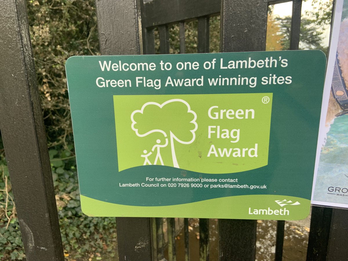 SocStreatham's tweet photo. Great to see both our Commons have their green flag proudly flying
Top: Streatham Common/Rookery
Bottom: Tooting Commons (hoisted at a ceremony this afternoon). Well Done to all involved in getting this recognition #TootingCommons #StreathamCommon #GreenFlagaward https://t.co/7L5fr97P3E