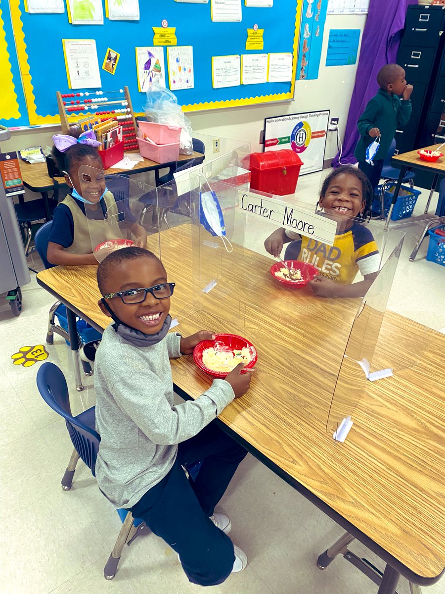 JessicaMonaFord's tweet photo. I scream, you scream, we all scream for Ice Cream🍦 Congratulations to our Kinder babies for winning the school wide Math Problem of the week for the month of October. Here’s your treat of a socially distant ice cream social @APSHollisCrew #BecomingtheNext #Mathematics https://t.co/4KmeF87nHF