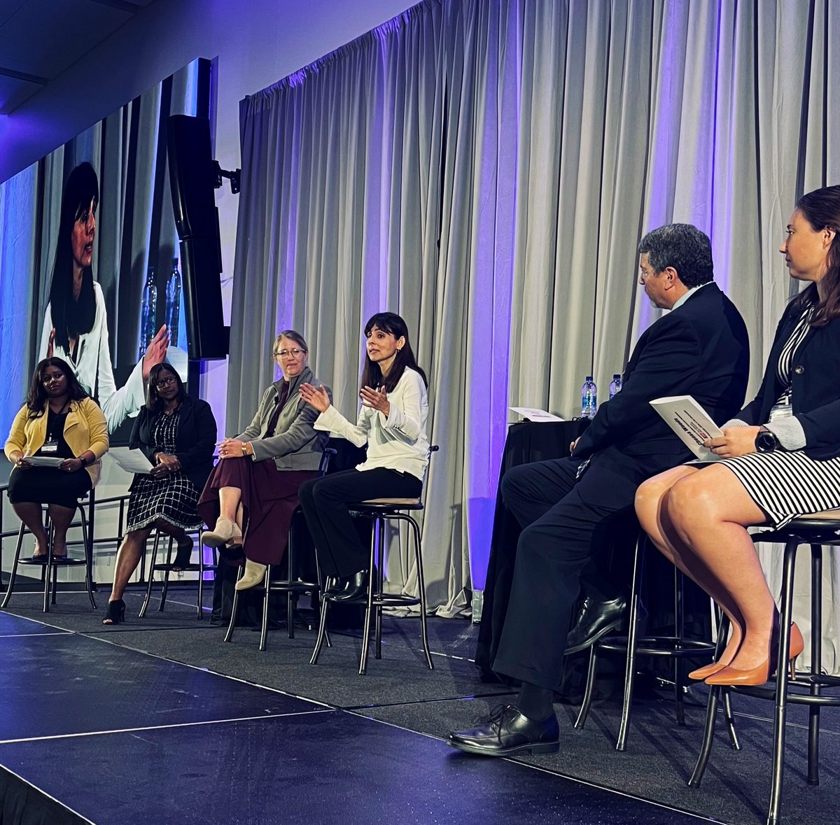 CVHEC_'s tweet photo. In the #CentralValley, we are already doing what legislations like #AB1111 are asking the rest of the state to do.-@sonyachristian
@AsmMarcBerman #MapstoDegrees #CVHigerEd #Transfer @CalCommColleges https://t.co/vkstEdZh7J
