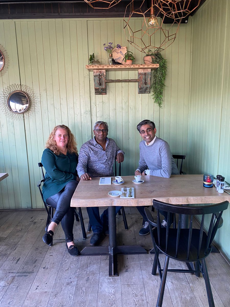 janarthanan's tweet photo. Gisteren in de Bijlmer vandaag op de jachthaven van Naarden-Bussem, als kandidaat voorzitter ben ik in gesprek  met leden uit alle delen van het land.
@BrigittaMCB #stemopjan #nieuwvoorzitterschap https://t.co/QbKX7RUwO2