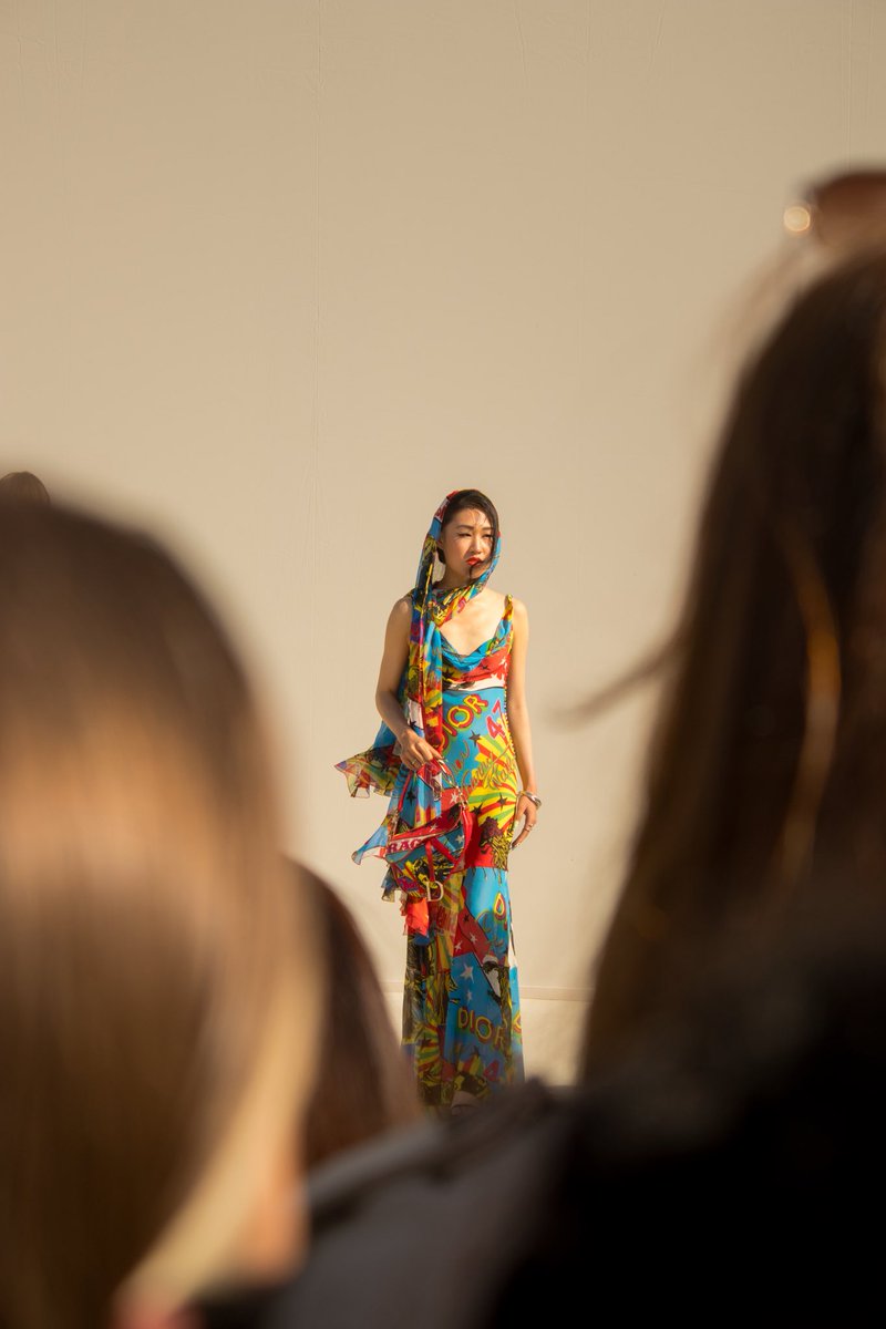 ice_ly_'s tweet photo. @sarrashots J’ai commencé la photo il y a quelques mois et ça c’est ma première Fashion Week !🌹
📸 : @_ice_ly https://t.co/clSUlNv0SD