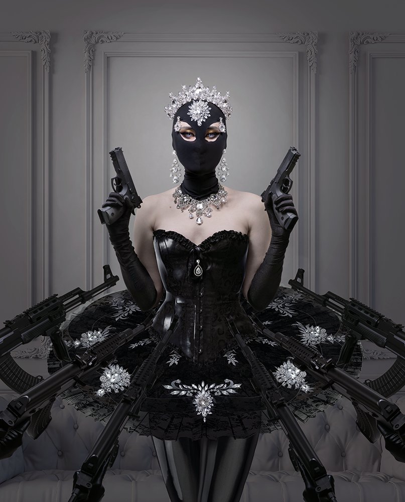 New drop! My new addition to Bad Girls Club has been minted. It is called "La Résistance"
Available on <a href="/KnownOrigin_io/">KnownOrigin.io</a> 
link in comments 🖤🩰