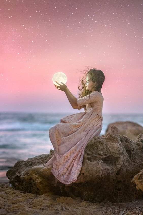 "وأخرجني منها بالستر، وحُسن الذِكر، وأنت راضٍ عني."

           💐💚جمعة طيبة 💚💐