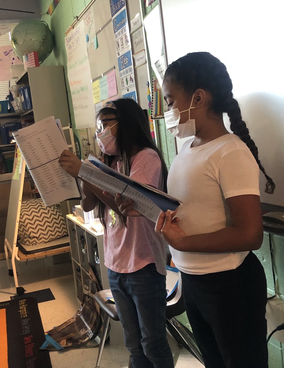 MrsHCampbell16's tweet photo. #OracyDevelopment #WordStudy #ReadersTheatre #SeeTheStudent220 @SunnyHill220 https://t.co/bLRSu7ySpN