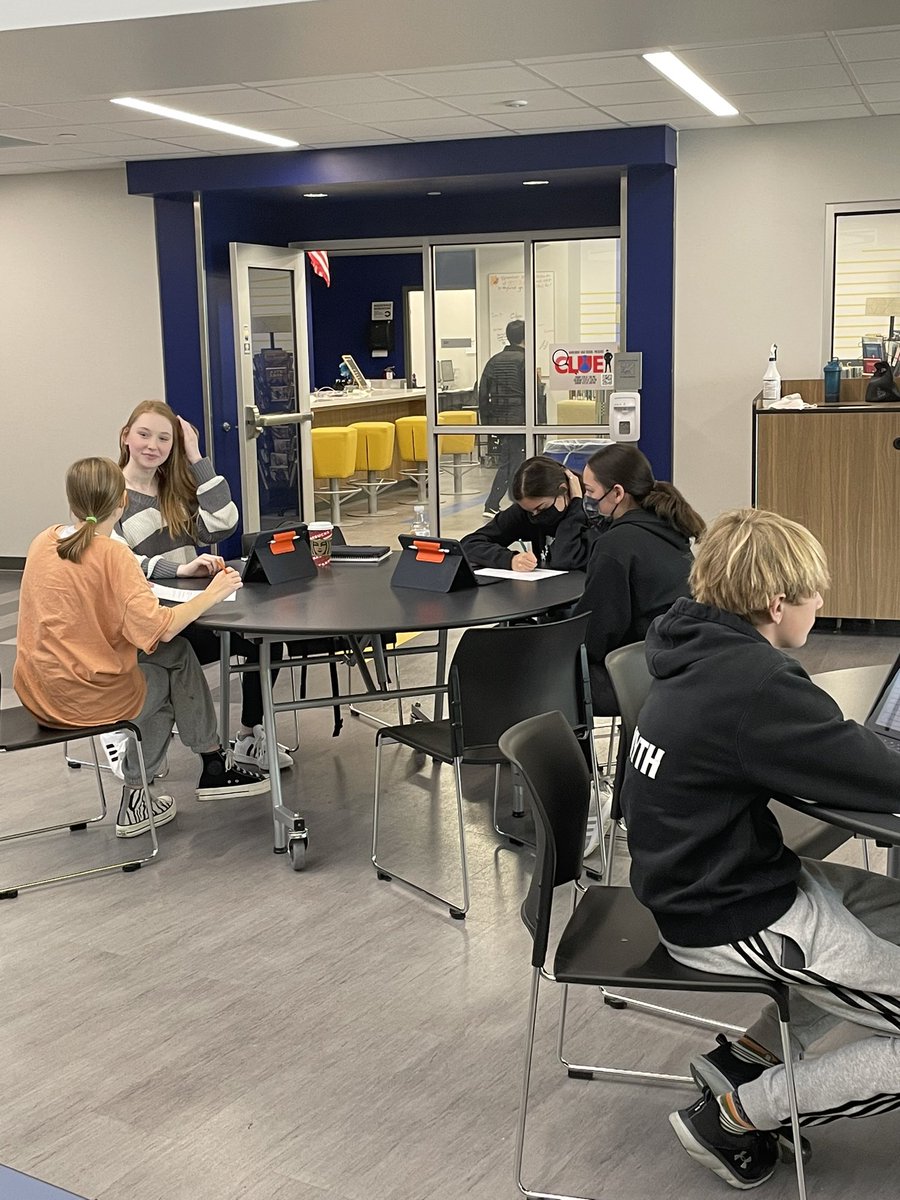 LloweryHarris's tweet photo. Students helping students today! My Eng IH class visited the Writing Center in the Hub to get feedback on their Myth stories. #Mariemontschool #CreateExperience #MariemontHSEnglish https://t.co/PSrak6U2Fc